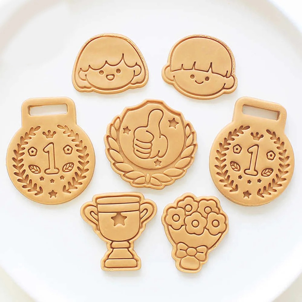 Medals Trophies Cookie Cutters - Kitchen Baking Items ulasan dan harga